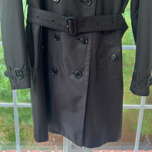 Burberry Coat - Picture 5 of 16